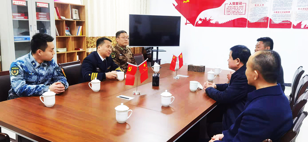 縣武裝部部長周文軍蒞臨山東輝瑞參觀指導