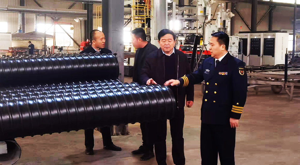 縣武裝部部長周文軍蒞臨山東輝瑞參觀指導